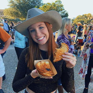 Meet your Posher, Ashley